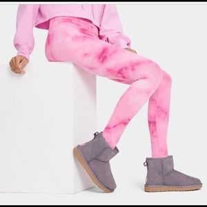 UGG CLASSIC MINI II BOOT sz 6 new without box